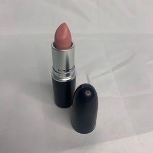 MAC LIPSTICK ALOOF - LIMITED LAUNCH